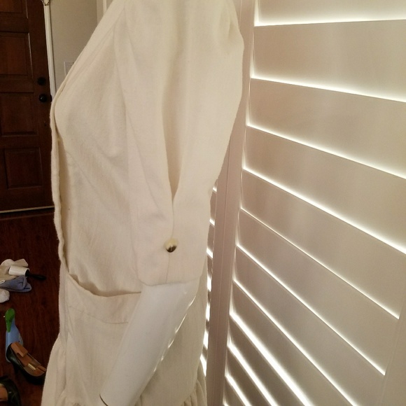 Cute off white dress - Picture 3 of 5